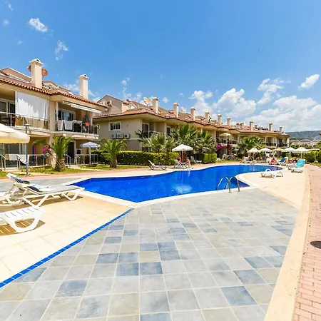 Light House 30 Aparthotel 4*